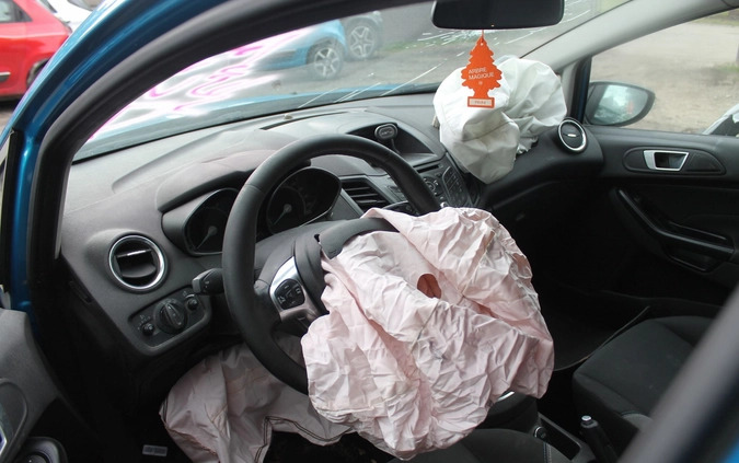 Ford Fiesta cena 11900 przebieg: 173498, rok produkcji 2015 z Pyrzyce małe 11
